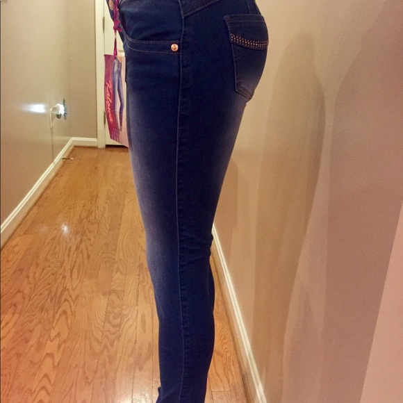 Columbian Jeans - Picture 3 of 3